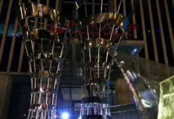 鏤空酒瓶雕塑廠家，公園不銹鋼酒瓶雕塑制作