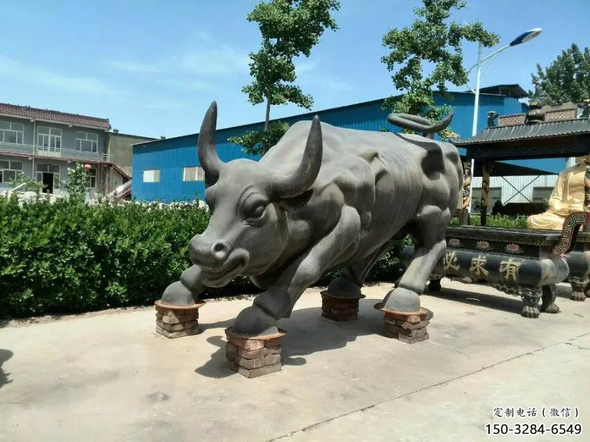 古銅色開荒牛雕塑 大型城市雕塑 商業(yè)街擺件 古銅色開荒牛雕塑 大型城市雕塑 商業(yè)街擺件