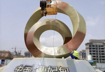 大型圓環(huán)雕塑，鍍銅景觀雕塑，鏡面工藝
