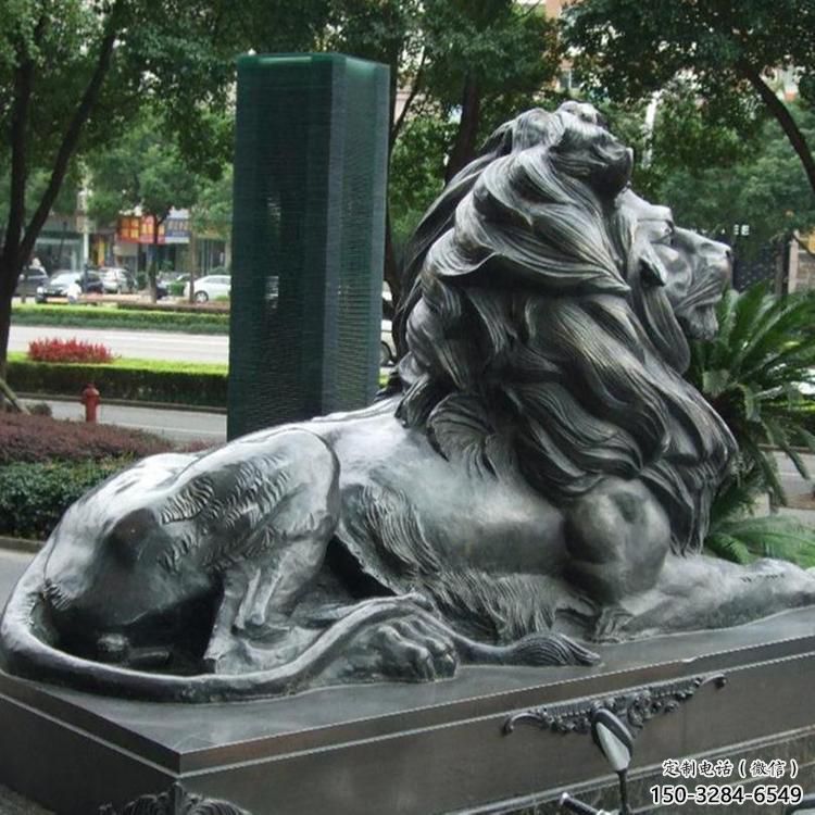 公園獅子雕塑定做，小區(qū)擺件，鑄銅趴獅雕塑制作