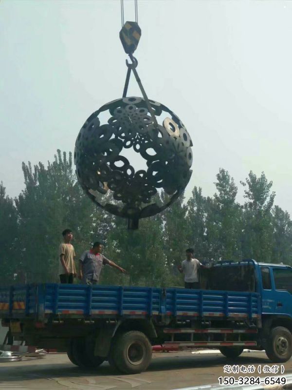 球體雕塑廠家優選，陸地擺件，不銹鋼球體雕塑供應