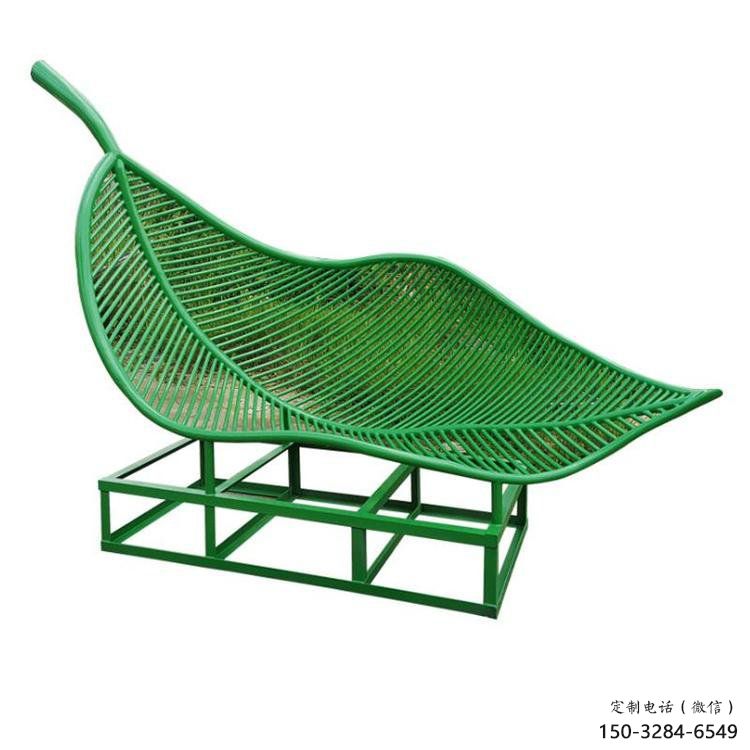 藝術(shù)樹(shù)葉雕塑定制，景觀(guān)雕塑，不銹鋼烤漆樹(shù)葉雕塑廠(chǎng)家