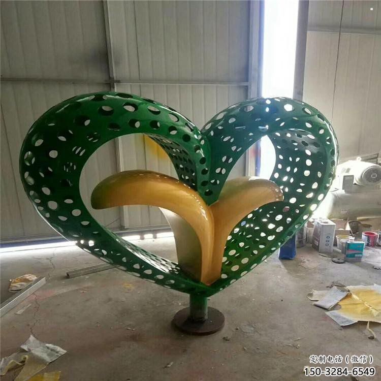 愛(ài)心雕塑批發(fā)，拉絲工藝，園林不銹鋼愛(ài)心雕塑承接