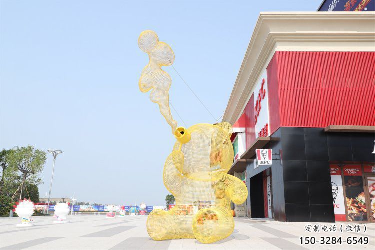 大型熊貓雕塑制作，花園小品，鏤空熊貓雕塑廠家