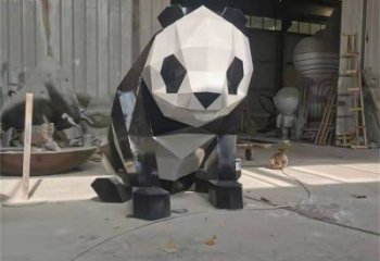 熊貓雕塑制造，白鋼構(gòu)件，幾何切面熊貓雕塑提供