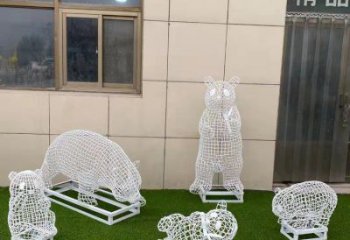 戶外熊貓雕塑通用，多彩藝術(shù)，景觀鏤空熊貓雕塑供應(yīng)