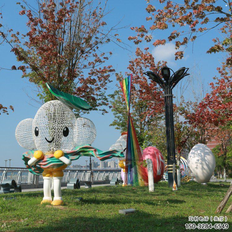 滁州戶外鏤空卡通雕塑供應，花園小品，鐵藝卡通雕塑展品