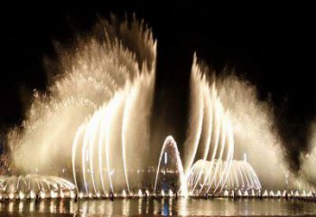 佛山水景程控噴泉雕塑，高噴循環(huán)噴水方式設(shè)計(jì)制作