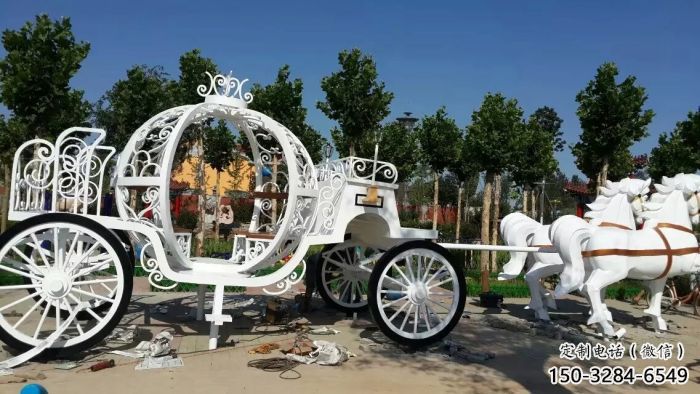 荊州廣場(chǎng)馬車(chē)雕塑
