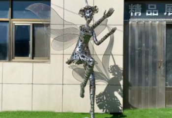尖草坪現代鏤空舞者雕塑承接，歐式風格，鐵藝跳舞雕塑精選